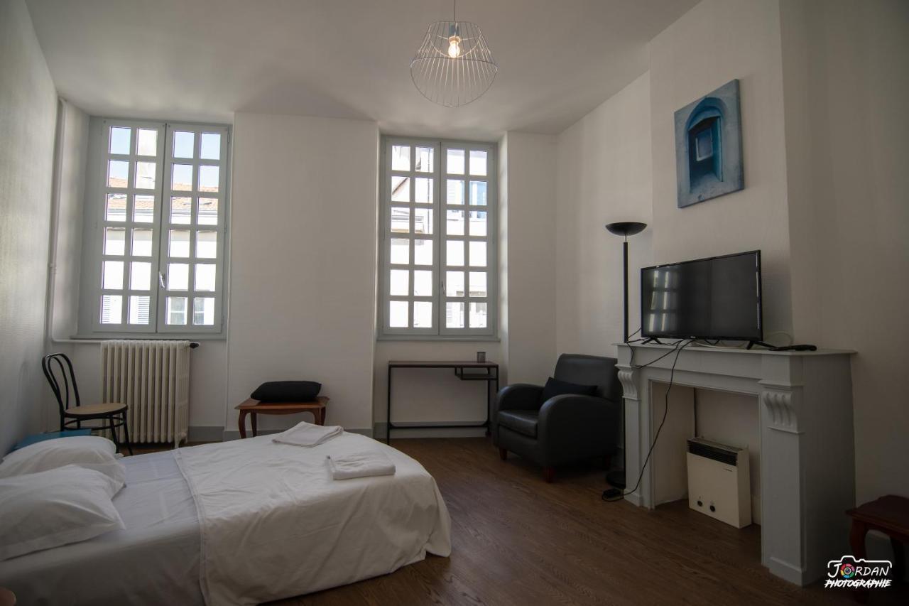 Hyper Centre - 3 Chambres - Gare - Wifi - Cosy Bourg-en-Bresse Ngoại thất bức ảnh