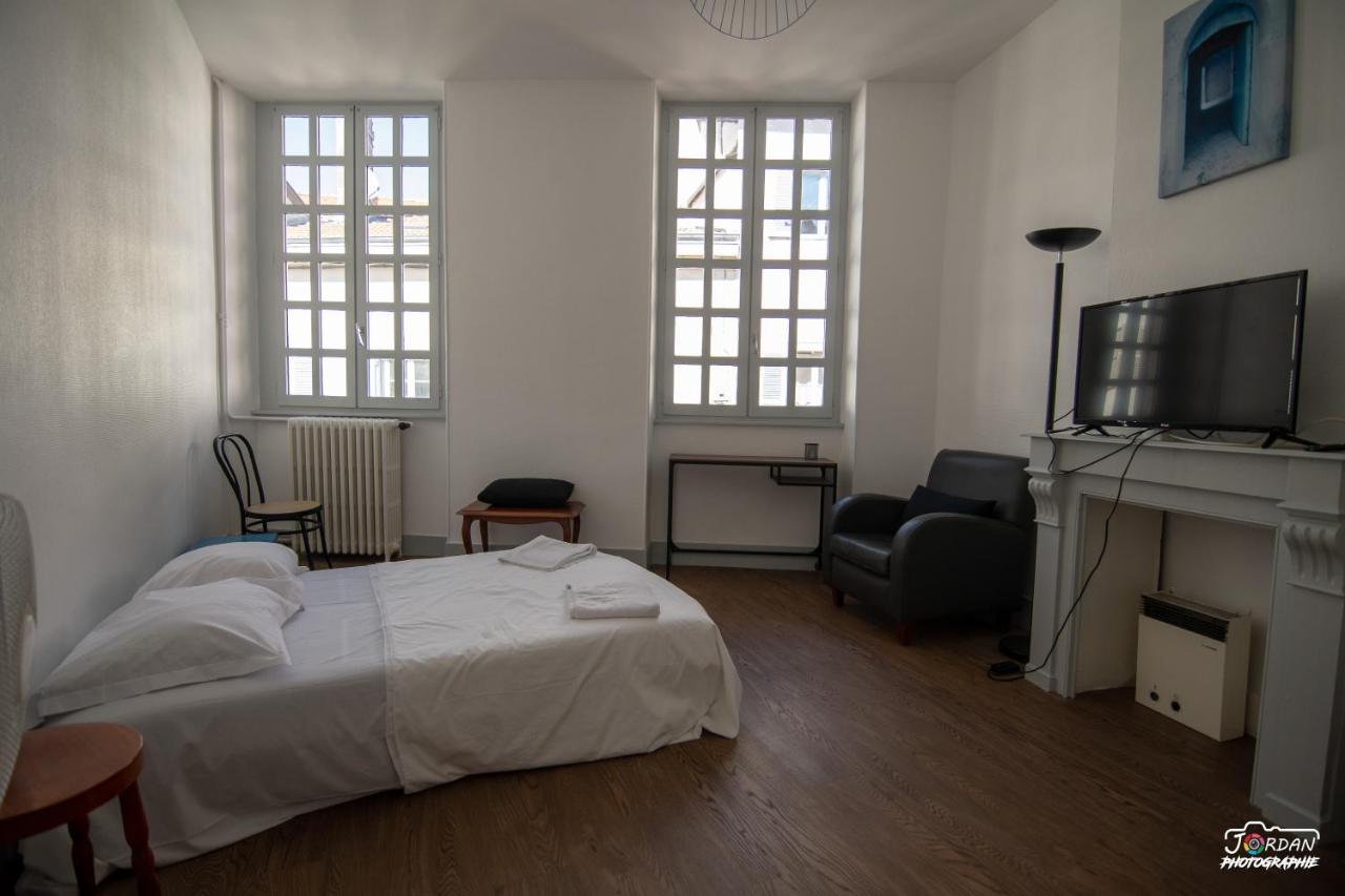 Hyper Centre - 3 Chambres - Gare - Wifi - Cosy Bourg-en-Bresse Ngoại thất bức ảnh